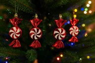 Bombki - Komplet 4 bombek plastikowych Cukierek czerwono-biały 8532 - miniaturka - grafika 1