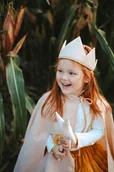 Zabawy w naśladowanie dorosłych - Baśniowa korona dla dziecka "Beż i złoto" - miniaturka - grafika 1