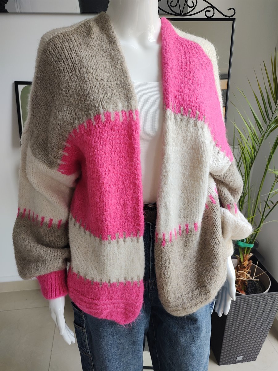 Krótki kardigan oversize - fuksja One size Azara