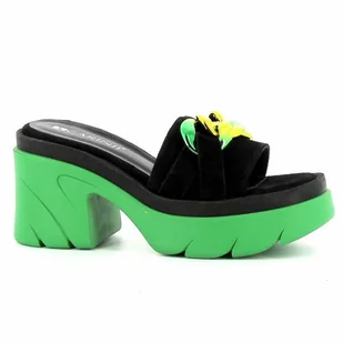 Klapki na zielonej platformie CARINII - Carinii - Klapki i japonki damskie - miniaturka - grafika 1