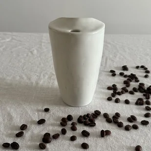 Porcelanowy kubek do kawy na wynos 375ml - Kubki Porcelanowy kubek do kawy na wynos 375ml - Kubki - miniaturka - grafika 1