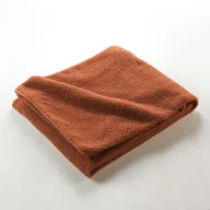 Koce - Czerwonopomarańczowy polarowy koc 125x150 cm Curly Wooly – douceur d'intérieur - miniaturka - grafika 1