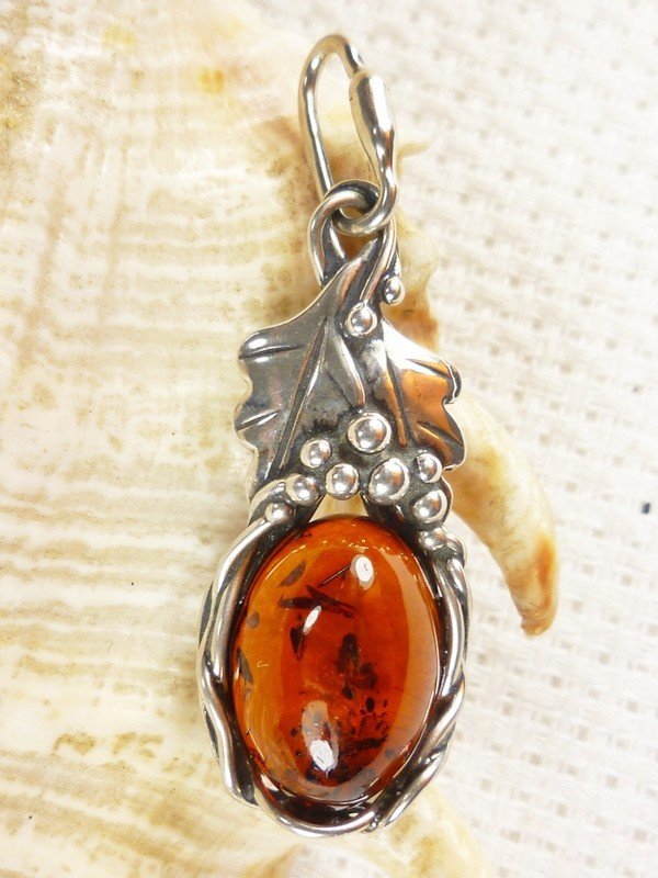 Wisiorek srebrny z bursztynem 629-35