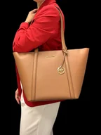 Torebki damskie - Michael Kors torba na ramię brązowa Pratt - miniaturka - grafika 1