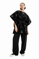 Swetry damskie - Desigual poncho kolor czarny - miniaturka - grafika 1
