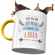 Kubki - Kubek Żółty Dla Lidii Żony Koleżanki na Prezent z Nadrukiem ze Zdjęciem+ Opakowanie na prezent (wzór 01) - miniaturka - grafika 1