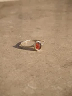 Pierścionki - Pierścionek srebrny z malinowym spinelem - miniaturka - grafika 1