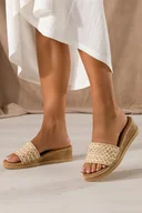 Klapki i japonki damskie - Beżowe klapki damskie Sergio Leone na koturnie błyszcząca cholewka z plecionki KL192-CA - miniaturka - grafika 1