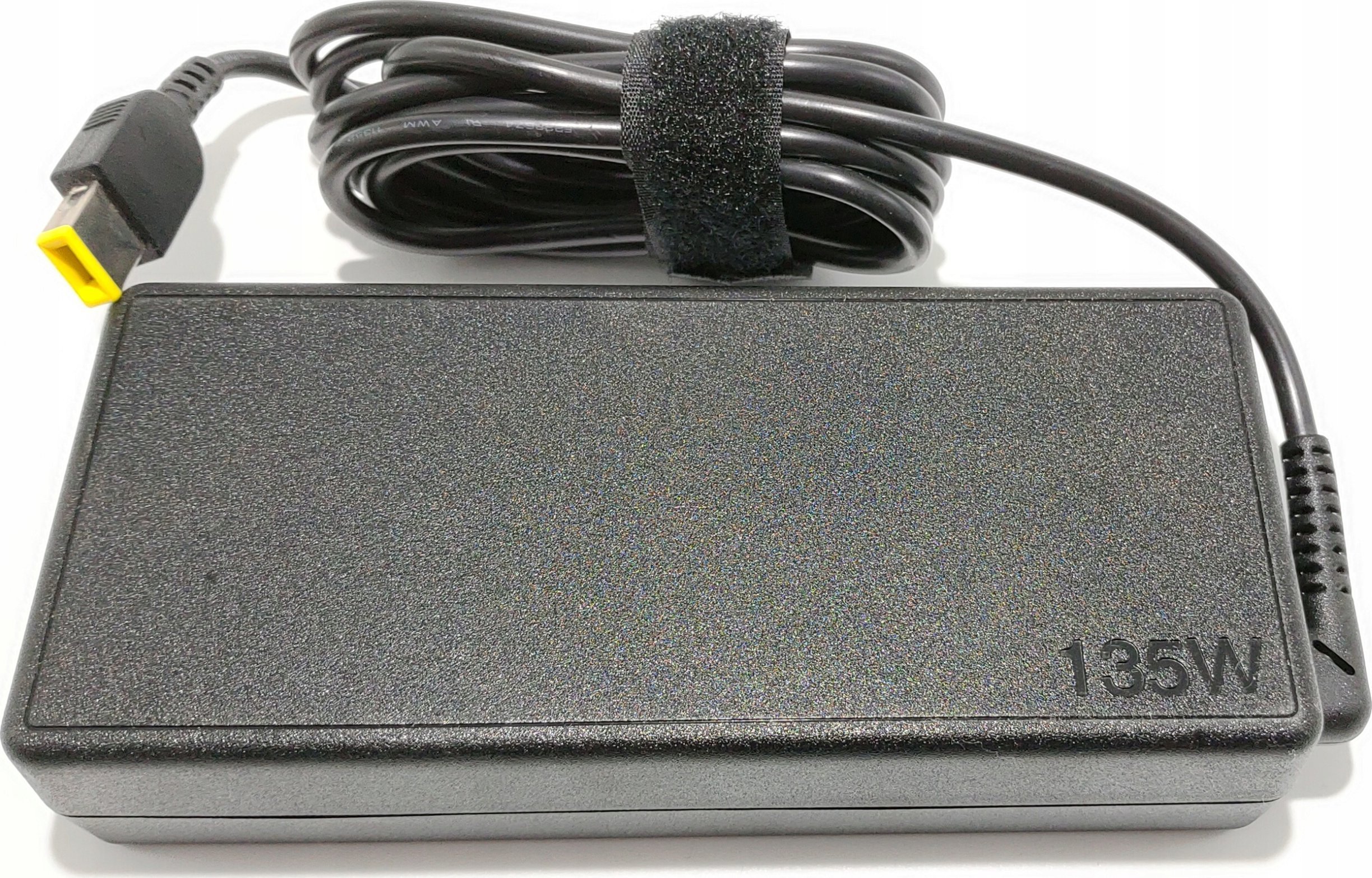 Zasilacz do laptopa Lenovo Lenovo 4X20E50562 Lenovo ThinkPad 135W adapter zasilający/ inwentor Uniwersalne Czarny