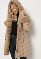 Kurtki damskie - Ciemnobeżowa Pikowana Kurtka Zimowa z Paskiem i Futerkowymi Obszyciami z Możliwością Odpięcia Hedirra - miniaturka - grafika 1