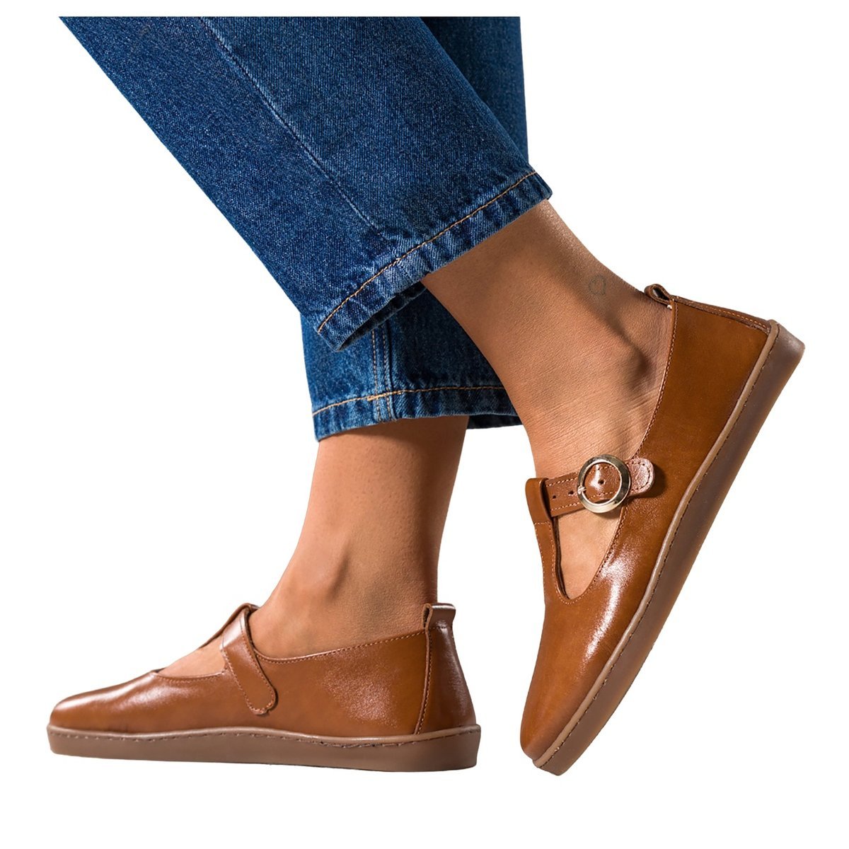 Camelowe buty barefoot skórzane damskie szerokie na elastycznej płaskiej podeszwie wycięta cholewka pasek ze złotą klamrą PRODUKT POLSKI Casu 89792-38