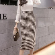 Spódnice - Ołówkowa spódnica midi w pepitkę - Brązowy - miniaturka - grafika 1