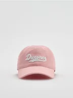 Czapki damskie - Reserved - Czapka z daszkiem z napisem - pastelowy róż - miniaturka - grafika 1