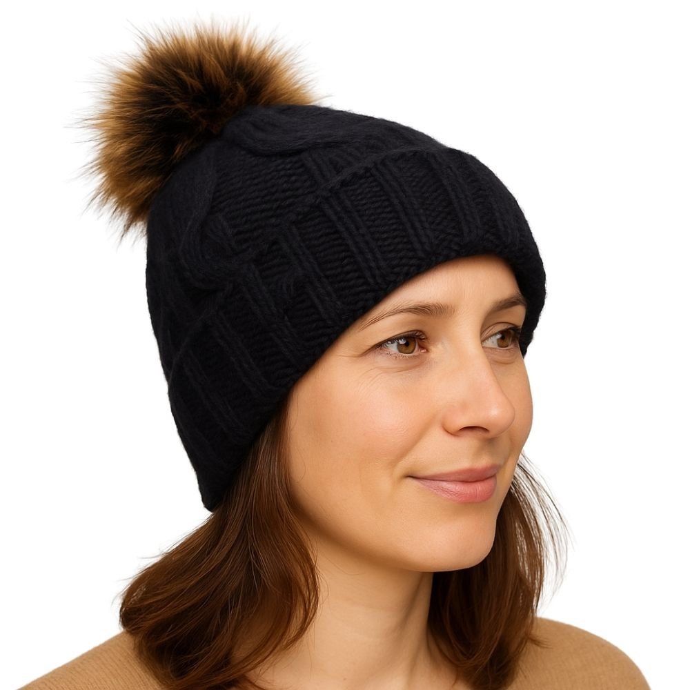 Czapka damska zimowa z pomponem polska produkcja granatowa ocieplana polarem