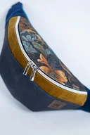 Nerki - Granatowa nerka z korka z kwiatami KWIATOWY OBRAZ - miniaturka - grafika 1