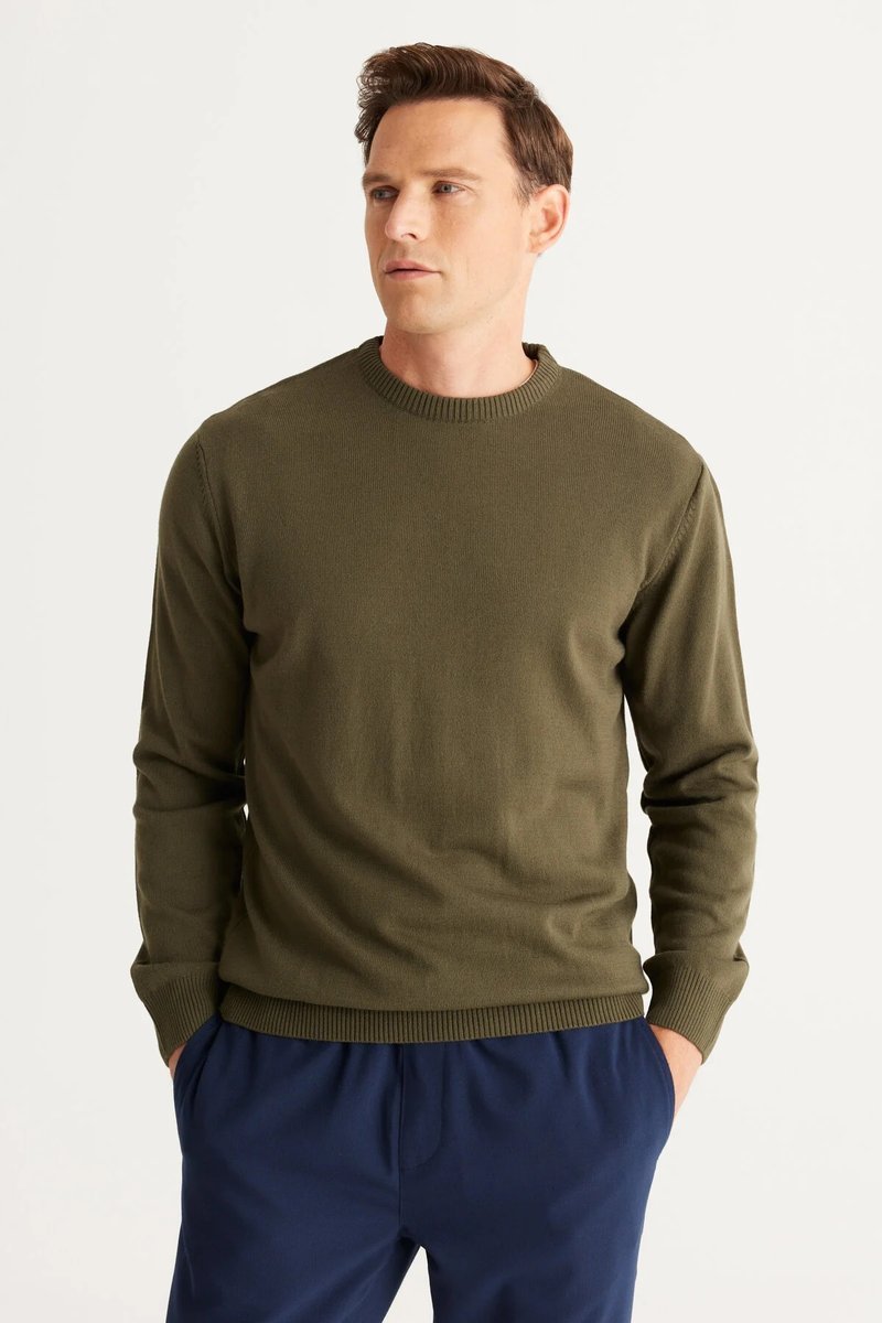 MĘSKI SWETER Z AKRYLU Z OKRĄGŁYM DEKOLTEM KHAKI XL 5GA*