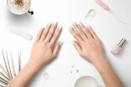 Czasopisma - Manicure hybrydowy we Wrocławiu - miniaturka - grafika 1
