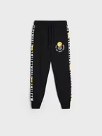 Spodnie i spodenki dla chłopców - Sinsay - Spodnie Smiley World - czarny - miniaturka - grafika 1