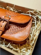 Torebki damskie - Torebka skórzana ręcznie robiona góralska Sol brązowa na ramię - miniaturka - grafika 1