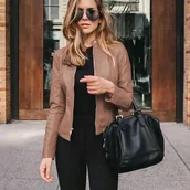 Kurtki damskie - Taliowana kurtka damska ramoneska ze skóry ekologicznej - Beżowy S - miniaturka - grafika 1