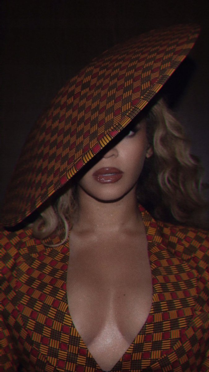 PODKŁADKA POD MYSZ Z Nadrukiem 22x18 cm BEYONCE Muzyczny Tekst Prezent
