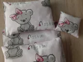 Domki dla lalek - Dzień Dziecka pościel, kołderka dla lalki do wózka łóżeczka kołyski 4 elementy miś misiu misio - miniaturka - grafika 1
