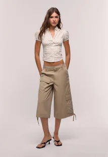 Stradivarius Dopasowana koszula z krótkim rękawem w grochy Jasnoszary S - Koszule damskie - miniaturka - grafika 1