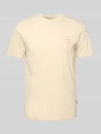Koszulki męskie - T-shirt z wyhaftowanym detalem model ‘JEPPE’ - miniaturka - grafika 1