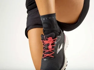COMPRESSPORT Skarpetki do biegania długie ProRacing Socks v3.0 BLACK EDITION 2020 czarne - Skarpetki sportowe męskie - miniaturka - grafika 2