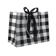 Biżuteria - akcesoria - Torebka OZDOBNA, PREZENTOWA 18 x 16 x 10 cm OPO21CZ - miniaturka - grafika 1