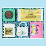 Zestawy upominkowe - Birthdaybox SŁODKA NIESPODZIANKA  - Kawa, herbata, świeca, kubek to idealna kompozycja prezentowa, która sprawi każdemu wiele radości - miniaturka - grafika 1