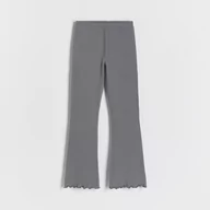 Spodnie i spodenki dla dziewczynek - Reserved - Bawełniane spodnie flare - Szary - miniaturka - grafika 1