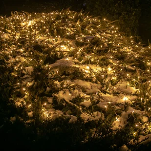 KURTYNA ŚWIETLNA ZWISAJĄCE LAMPKI SOPLE 3x3M 300 DIOD - Oświetlenie świąteczne - miniaturka - grafika 11