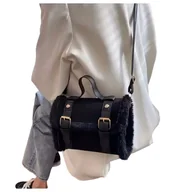 Torebki damskie - Stylowa Torebka Kuferek Vintage do Ręki i na Ramię Czarna z Futerkiem - miniaturka - grafika 1