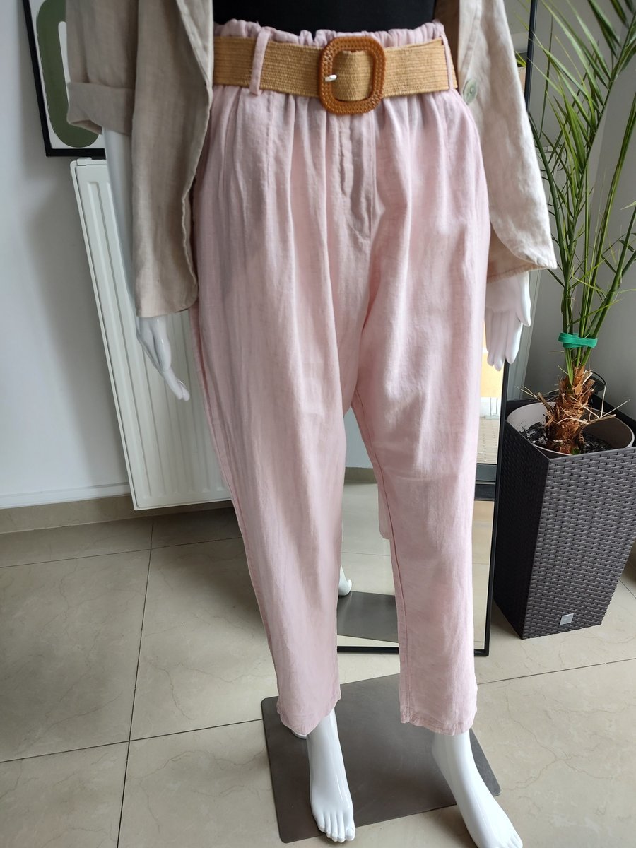 Lniane spodnie z paskiem - pudrowy One size