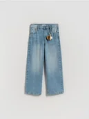 Spodnie i spodenki dla chłopców - Reserved - Jeansy baggy z brelokiem - niebieski - miniaturka - grafika 1