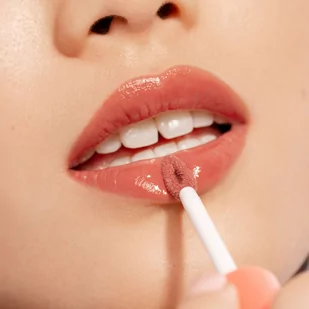 3INA 3INA 3INA The Lip Gloss 114 Ciemny Ciepły Nude 8.0 ml - Błyszczyki do ust - miniaturka - grafika 2