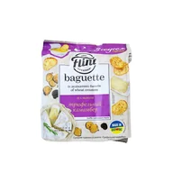 Krakersy - Sucharki pszenne o smaku Camembert Truflowy z sosem serowym Baguette "Flint" 50g - miniaturka - grafika 1