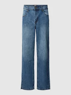 Spodnie męskie - Jeansy o kroju straight fit z kieszeniami z tyłu model ‘Straight Slit Jeans’ - grafika 1