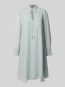 Sukienki - Sukienka o długości do kolan ze stójką model ‘Delilah’ - miniaturka - grafika 1