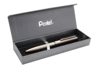 Pióra kulkowe - Eleganckie pióro kulkowe EnerGel 0,7 mm BL2007 w etui szampańskie - PENTEL - miniaturka - grafika 1