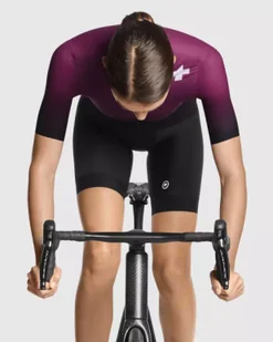 ASSOS Koszulka rowerowa damska  DYORA RS Jersey S9 TARGA rampant ruby - Koszulki rowerowe - miniaturka - grafika 5