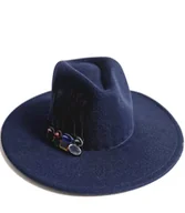 Moda i Uroda OUTLET - Elegancki damski kapelusz fedora z ozdobną broszką z kolorowymi cyrkoniami - miniaturka - grafika 1