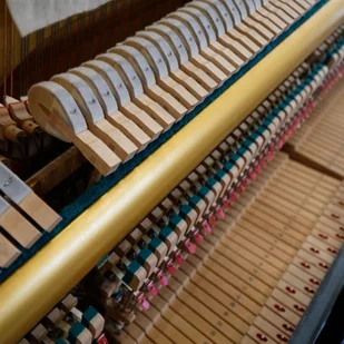 Yamaha U1H pianino akustyczne używane 1975 r - Instrumenty klawiszowe - miniaturka - grafika 5