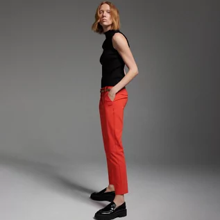 Spodnie damskie - Reserved Cygaretki z paskiem - Czerwony - grafika 1