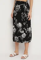Spódnice - Czarna Kopertowa Spódnica z Wysokim Stanem w Kwiaty z Wiązaniem Lunavessa - miniaturka - grafika 1