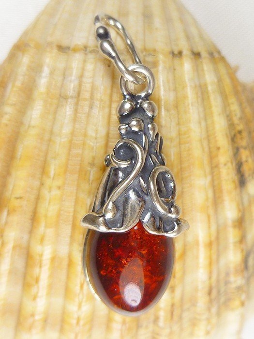 Wisiorek srebrny z bursztynem 601-53