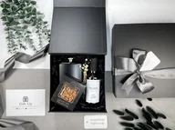 Zestawy upominkowe - Fire- BOX prezentowy z piersiówką, orzechami prażonymi na ostro i syropem wiśnia z kardamonem /Gift Up Box/ - miniaturka - grafika 1