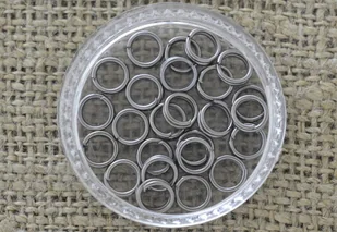 [301022] Ogniwka sprężynki 5mm kolor czarny 30szt - Biżuteria - akcesoria - miniaturka - grafika 1