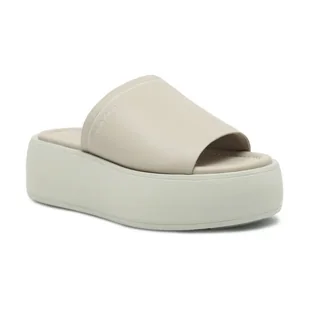 Calvin Klein Skórzane klapki FLATFORM SLIDE LTH - Klapki i japonki damskie - miniaturka - grafika 1